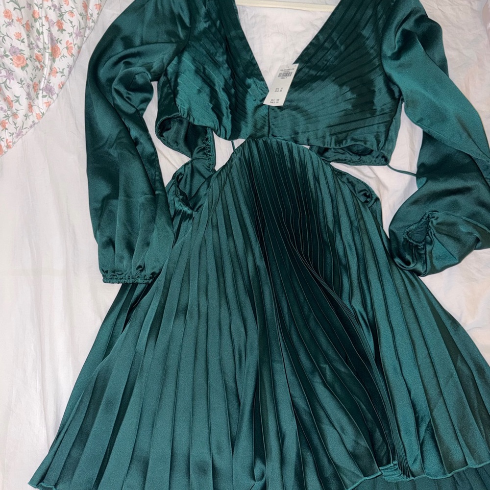 Abercrombie Emerald Green Pleated Long-Sleeve Dress